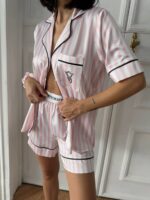 VS İpek Saten Pembe Beyaz Çizgili Klasik Şortlu Takım